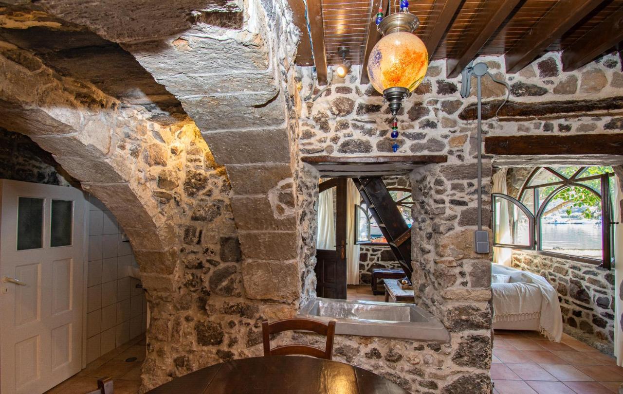 Ferienwohnung Plousiadi΄S Stone House Skála Exterior foto
