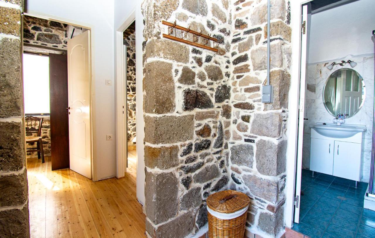 Ferienwohnung Plousiadi΄S Stone House Skála Exterior foto