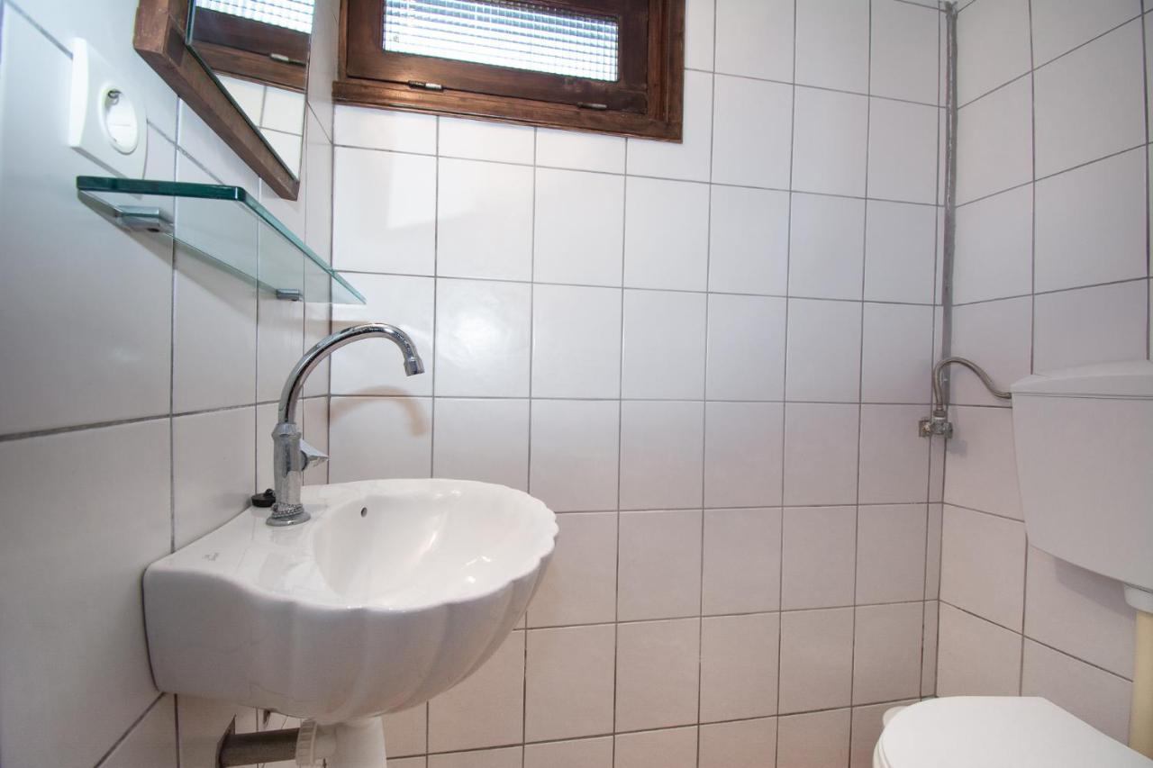 Ferienwohnung Plousiadi΄S Stone House Skála Exterior foto