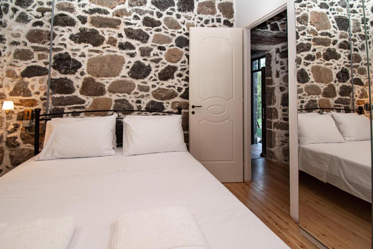 Ferienwohnung Plousiadi΄S Stone House Skála Exterior foto